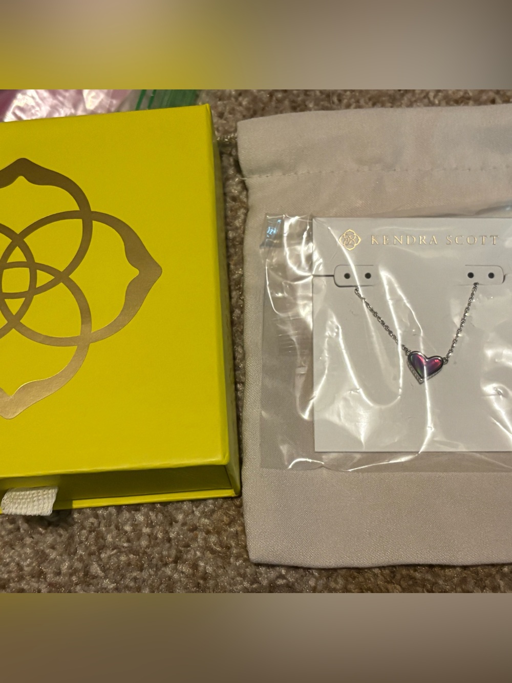Kendra Scott Iridescent Mini Ari Heart Necklace - Multicolor